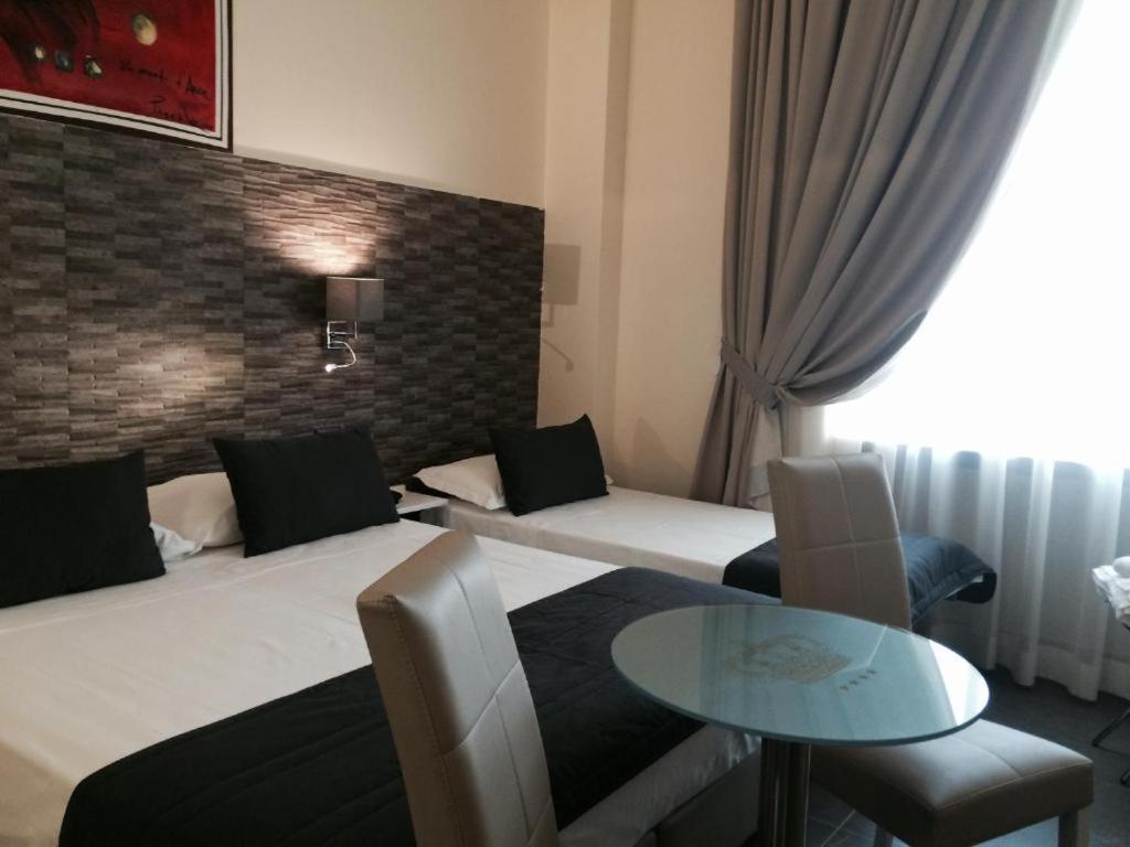 Boutique Piazza Carita 4*