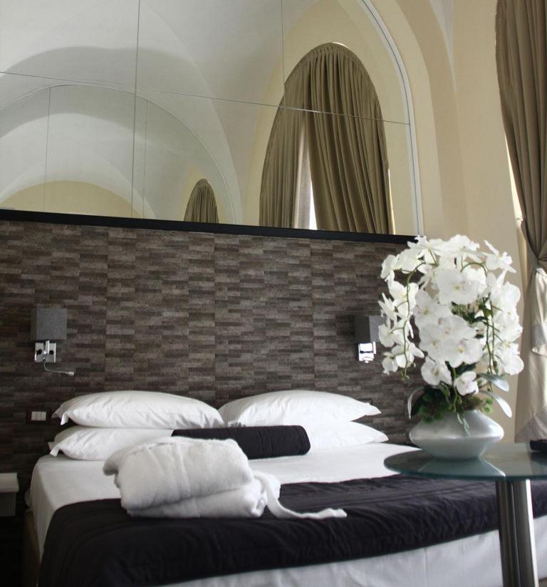 Boutique Piazza Carita Hotel Naples