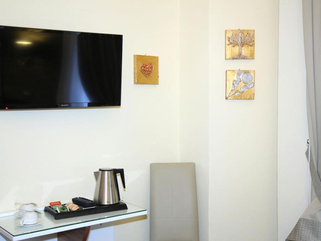 Hotel Boutique Piazza Carita 4*